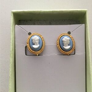 Elegant Blue and White Cameo Clip On Earrings Set in Gold NEW